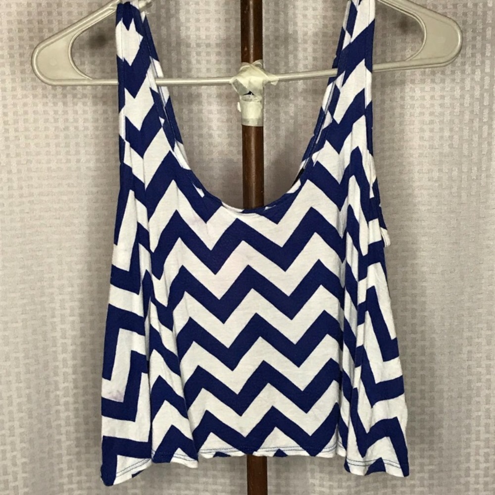 ❗️FINAL SALE❗️Open back crop top